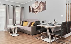 Apartments Wrocław Jana Pawła II by Renters